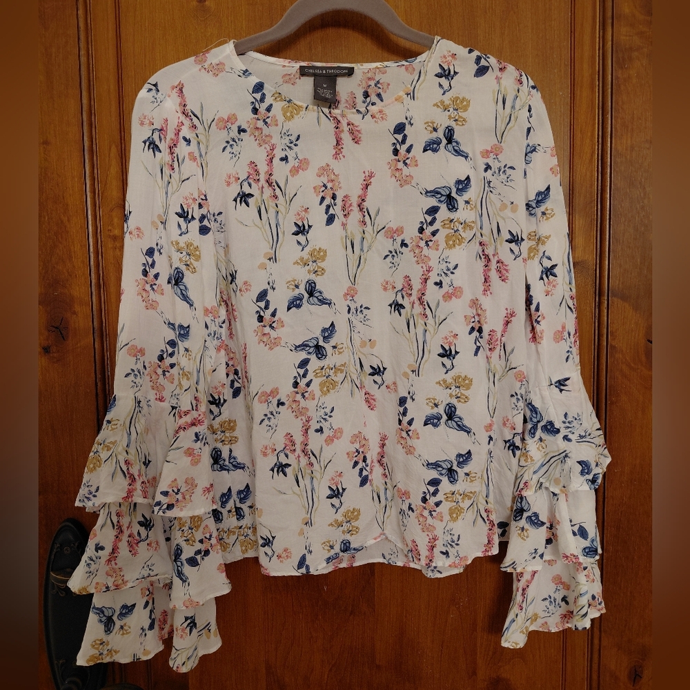 Chelsea & Theodore Ivy Blouse Size M Long Sleeves Floral Ruffled